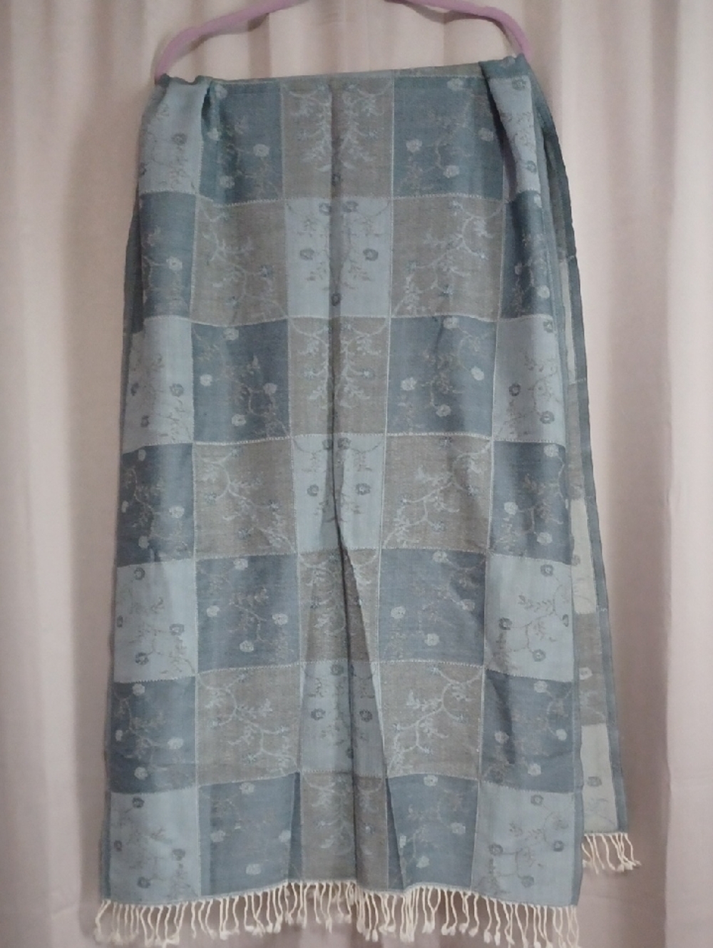 Vintage Eyeful Merino Wool Blue Gray Floral Check Scarf Shawl Appx 76×28